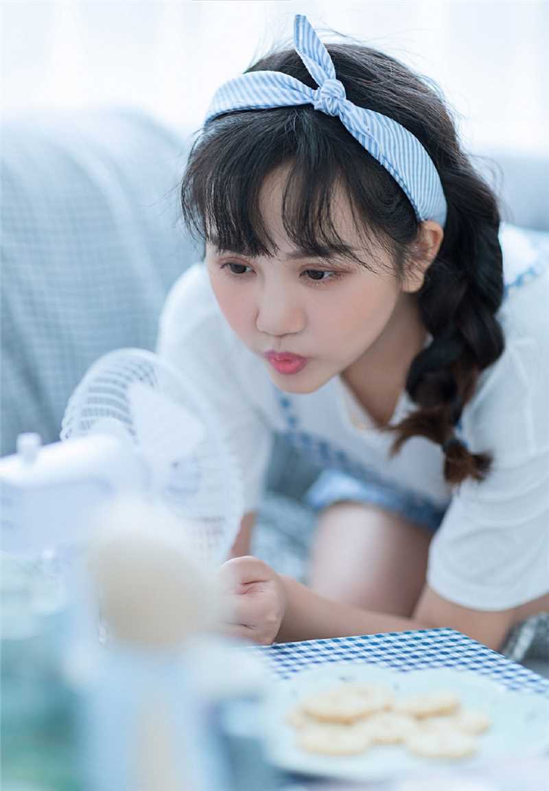 特别专辑恬静天然少女元气小清新格子裙清纯淑女图片