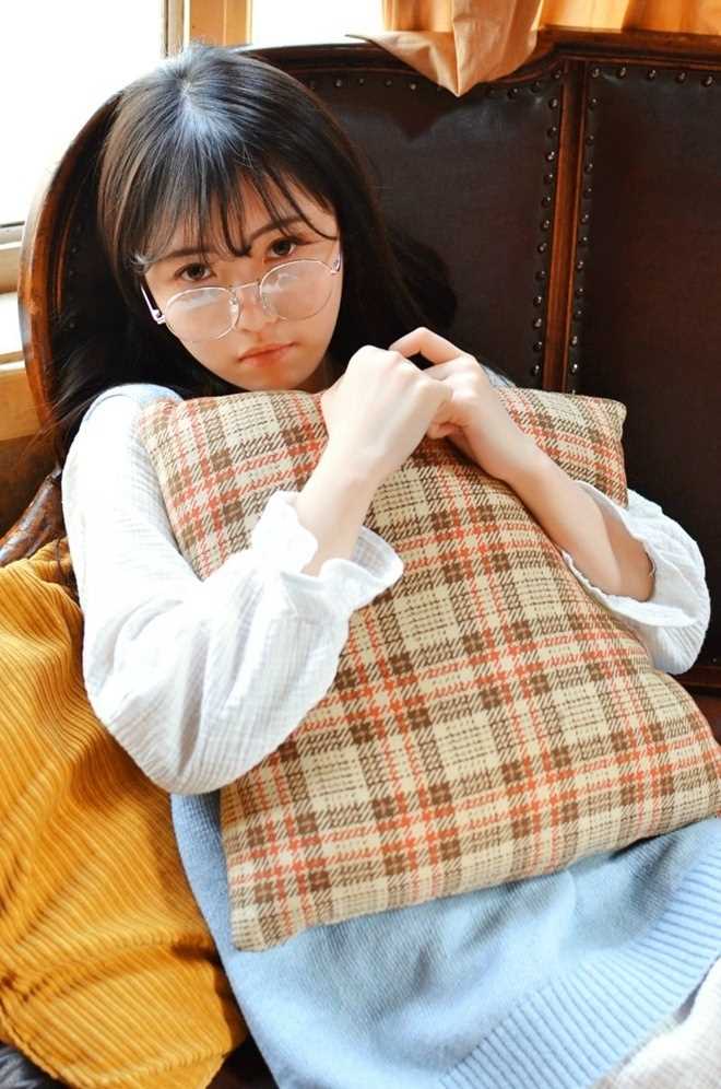 优质00后傲娇萝莉清纯居家私房生活照图片图片