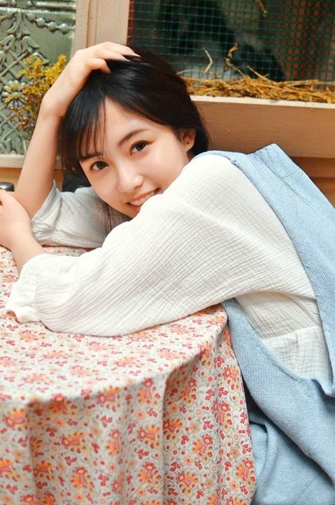 优质00后傲娇萝莉清纯居家私房生活照图片图片