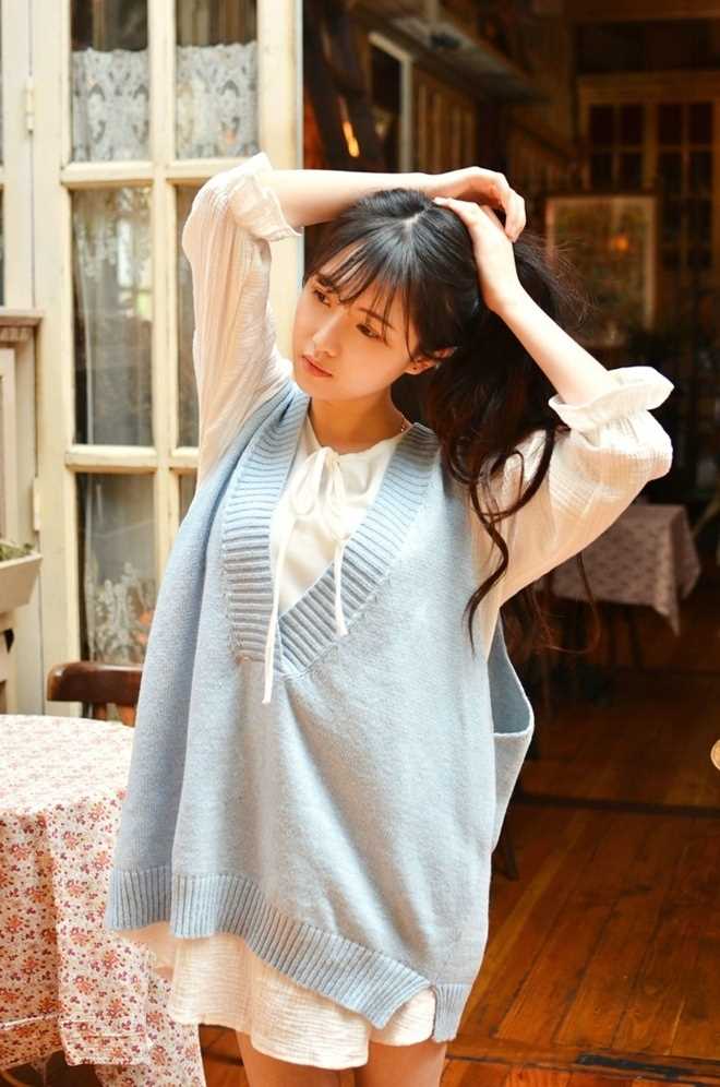 优质00后傲娇萝莉清纯居家私房生活照图片图片