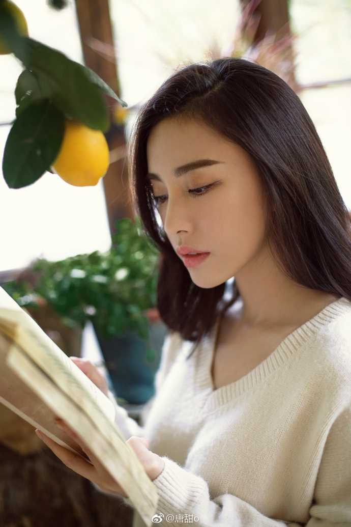 精选清纯文艺气质少女唐甜怡静明星生活照图册