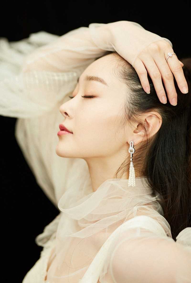 精选白天鹅清纯美女宋轶优雅惊艳舞姿个人图册