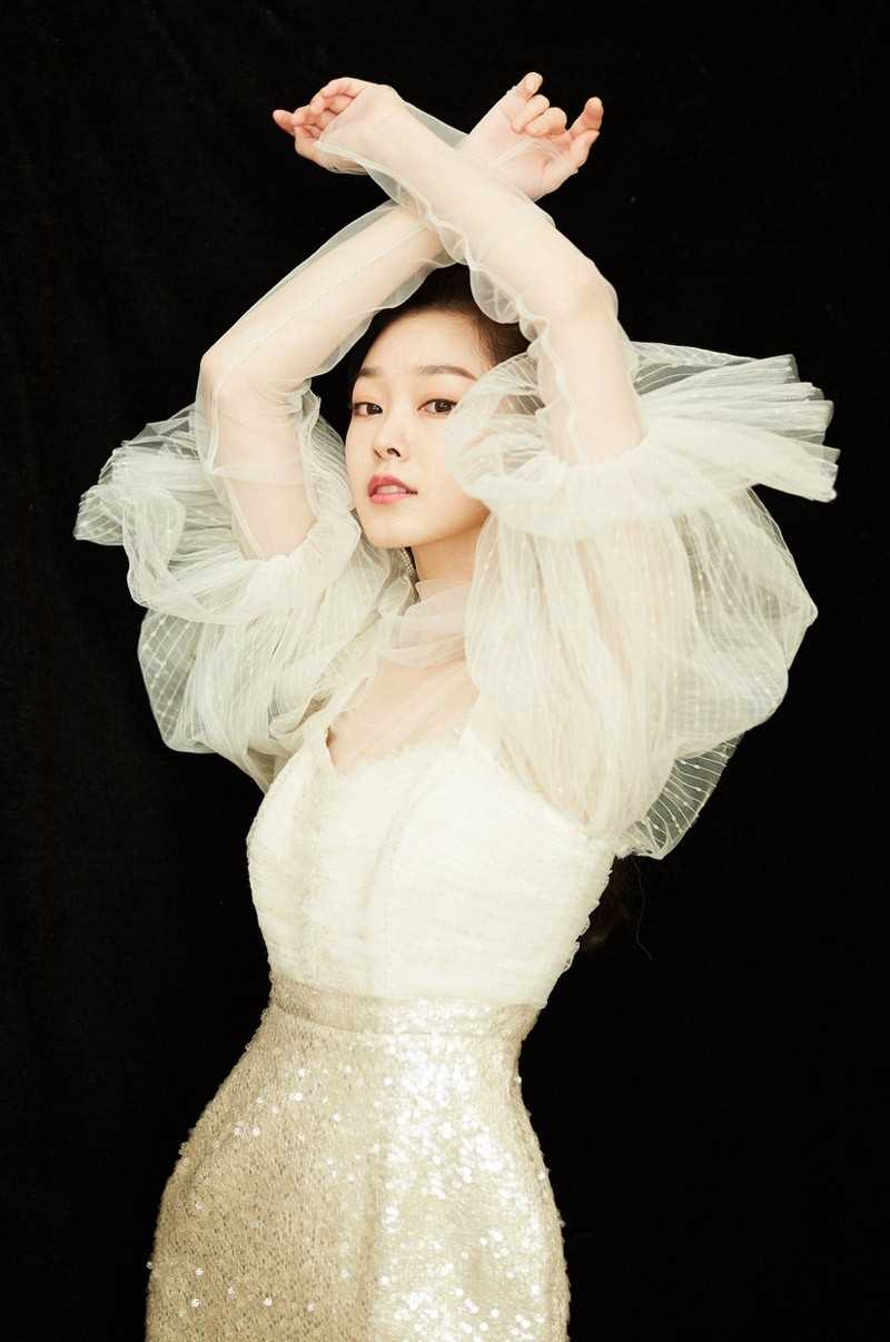 精选白天鹅清纯美女宋轶优雅惊艳舞姿个人图册