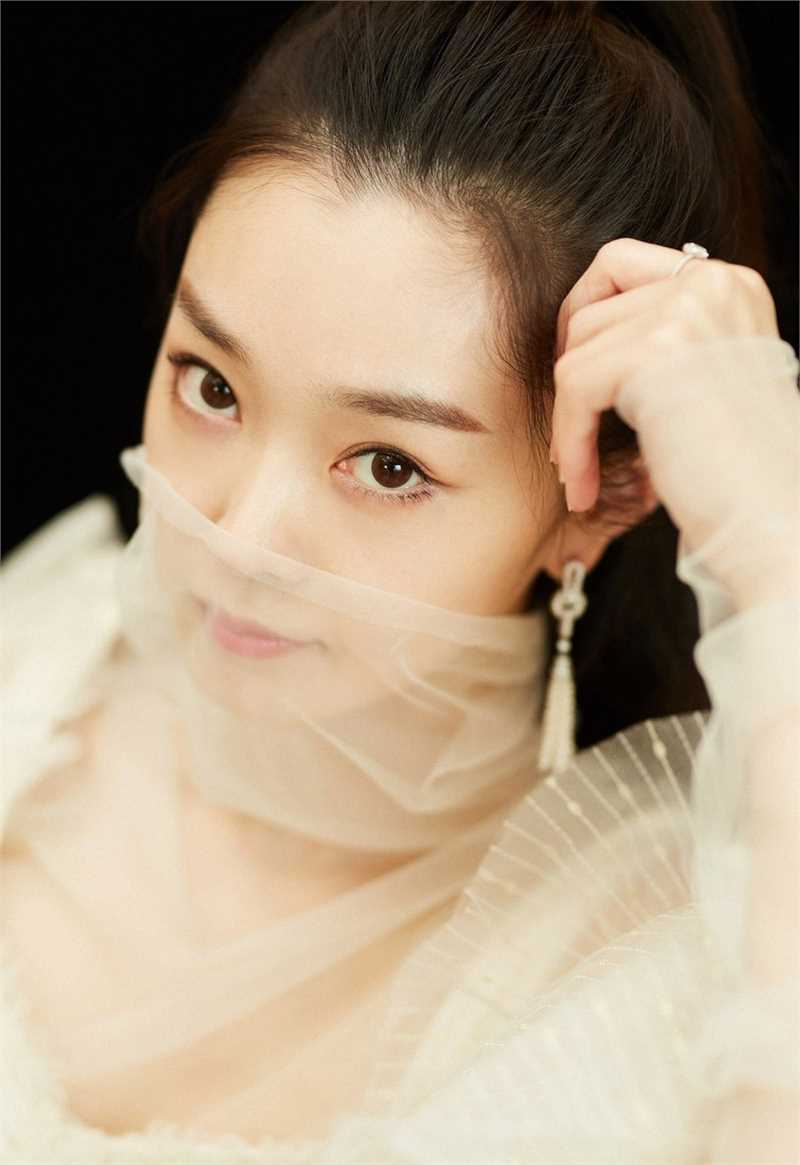 精选白天鹅清纯美女宋轶优雅惊艳舞姿个人图册