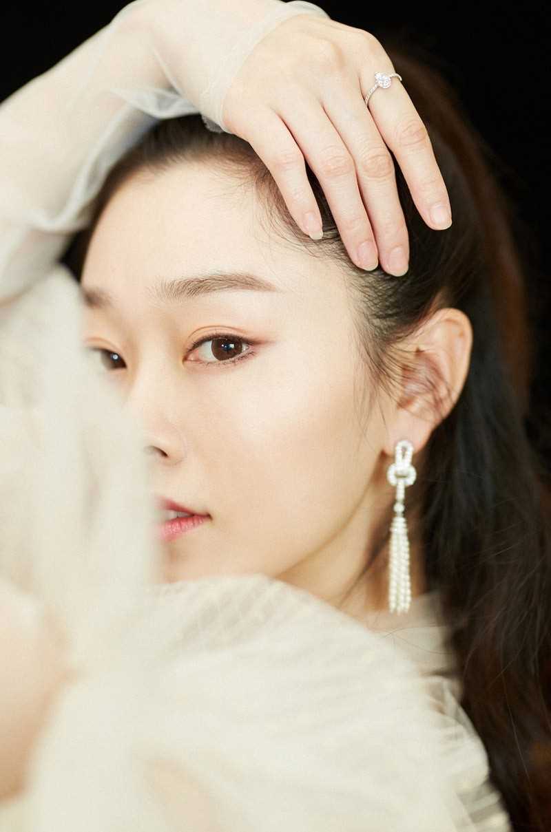 精选白天鹅清纯美女宋轶优雅惊艳舞姿个人图册