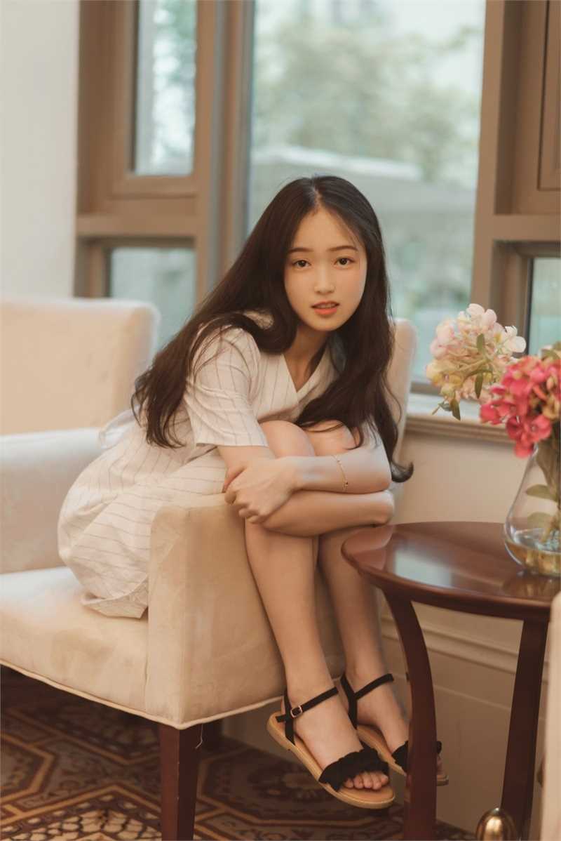 最新长发文艺美女气质温柔甜美清纯乙女壁纸