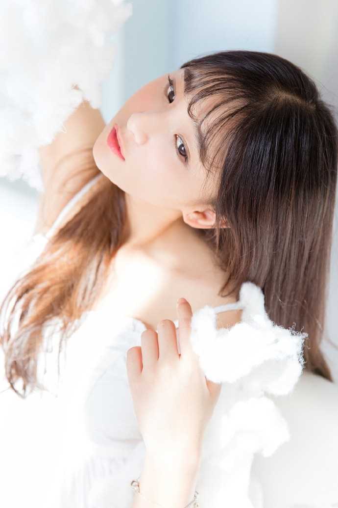 最全清纯长发女孩氧气养眼销魂眼神邪魅相册