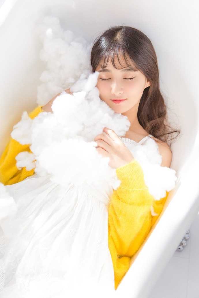 最全清纯长发女孩氧气养眼销魂眼神邪魅相册