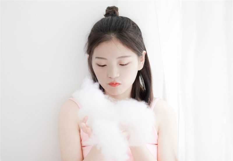 最新清纯粉红素人美女笑容唯美迷人私房内衣照片图集