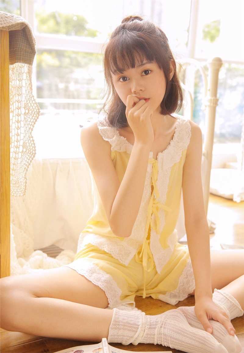 优质懵懂女孩天然无邪清纯私房白袜图片相册