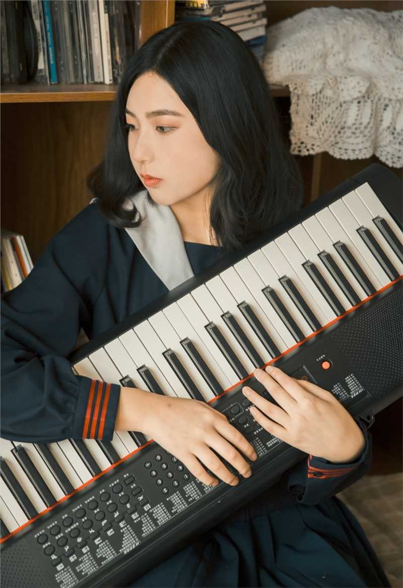 高清校园黑发清纯邪魅忧郁气质图集