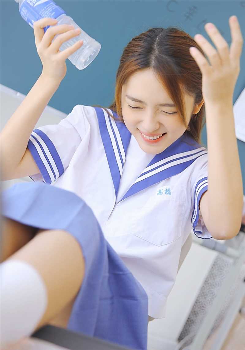 优质模范学院高桥少女清纯脸蛋氧气图片