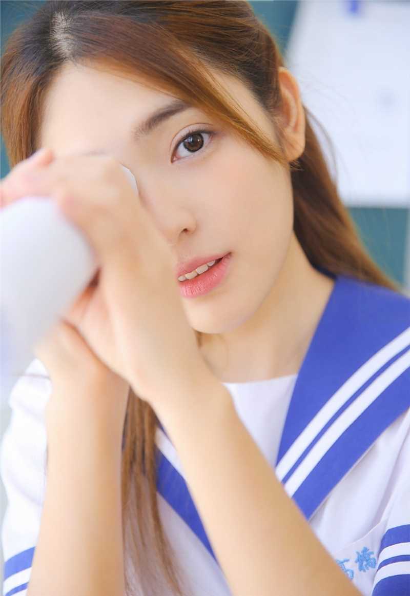 优质模范学院高桥少女清纯脸蛋氧气图片