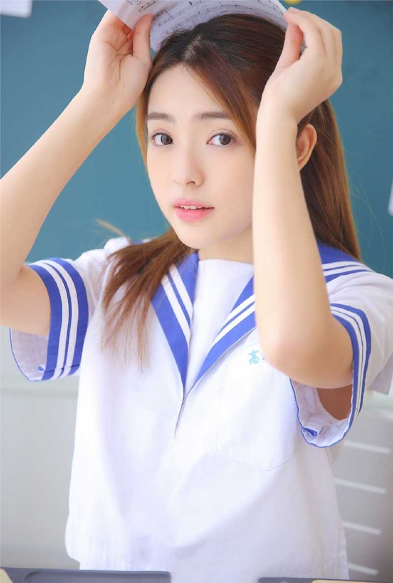 优质模范学院高桥少女清纯脸蛋氧气图片