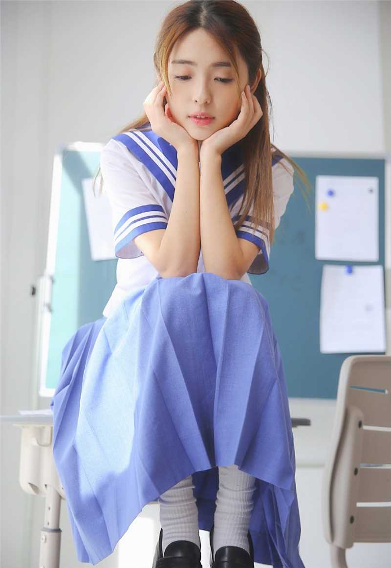 优质模范学院高桥少女清纯脸蛋氧气图片