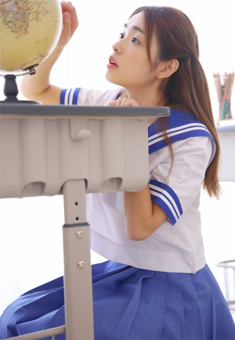 优质模范学院高桥少女清纯脸蛋氧气图片