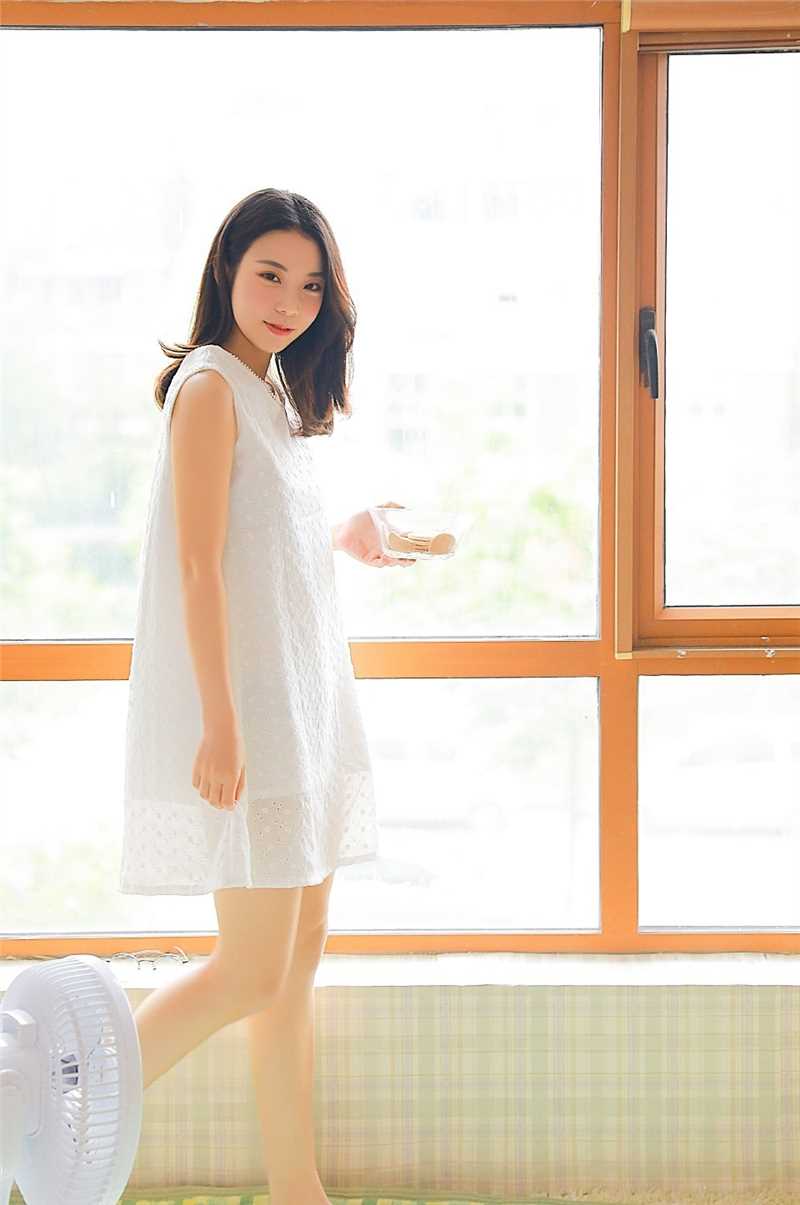 高清美少女洁白吊带短裙梦幻美艳图集