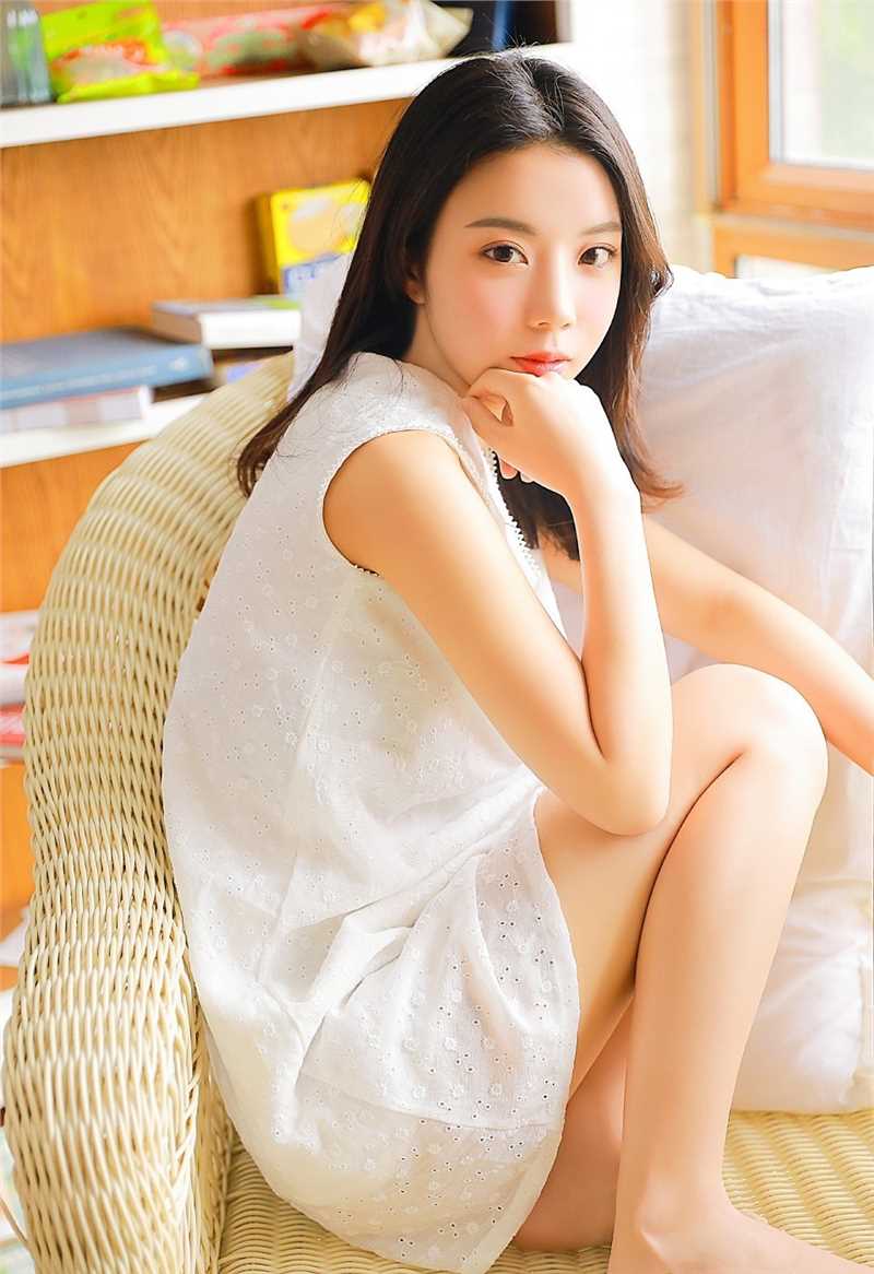 高清美少女洁白吊带短裙梦幻美艳图集