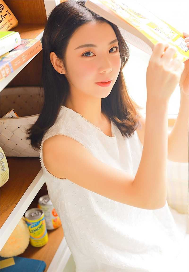 高清美少女洁白吊带短裙梦幻美艳图集