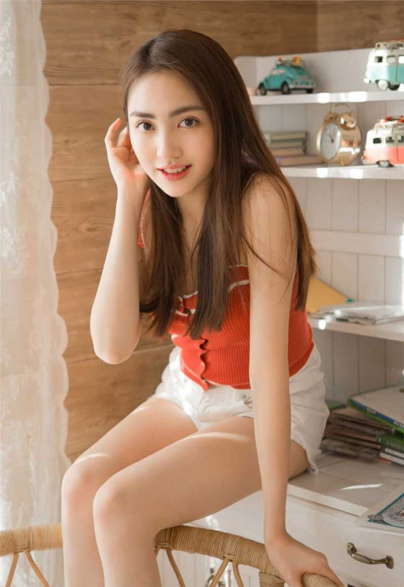 最新文学女孩清纯淑雅文静氧气地球仪图集