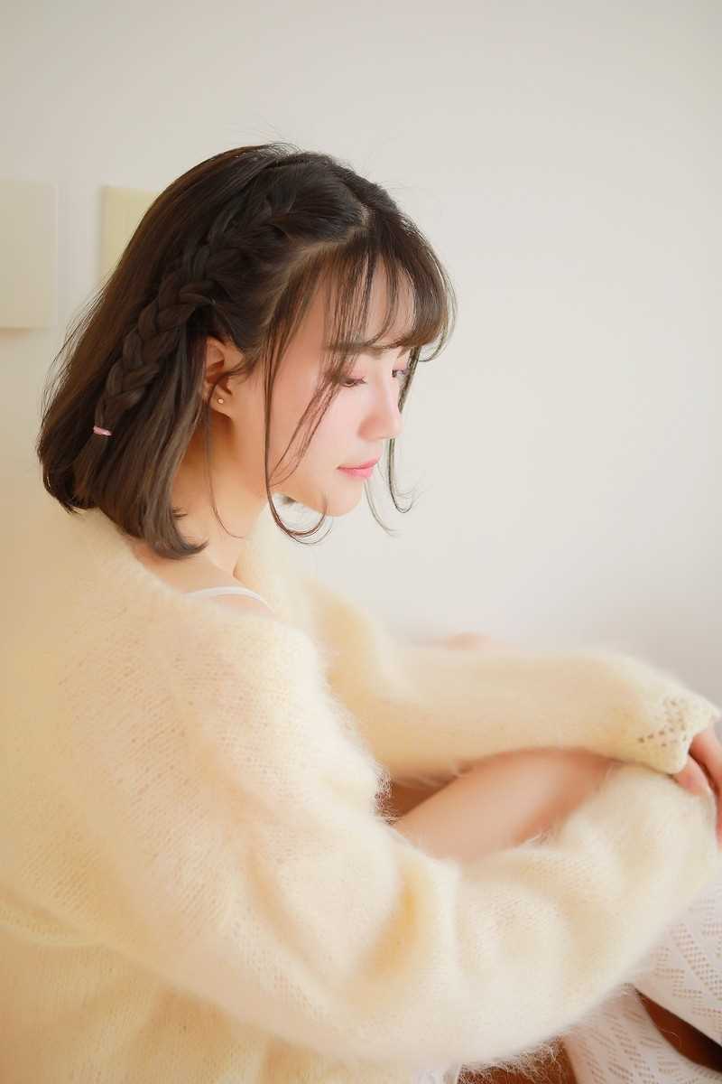 最新牙套室内白丝美足清纯图集