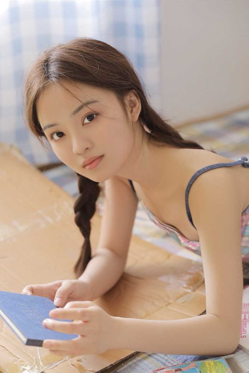 特别专辑麻花辫文学少女私房素颜清纯美女图片