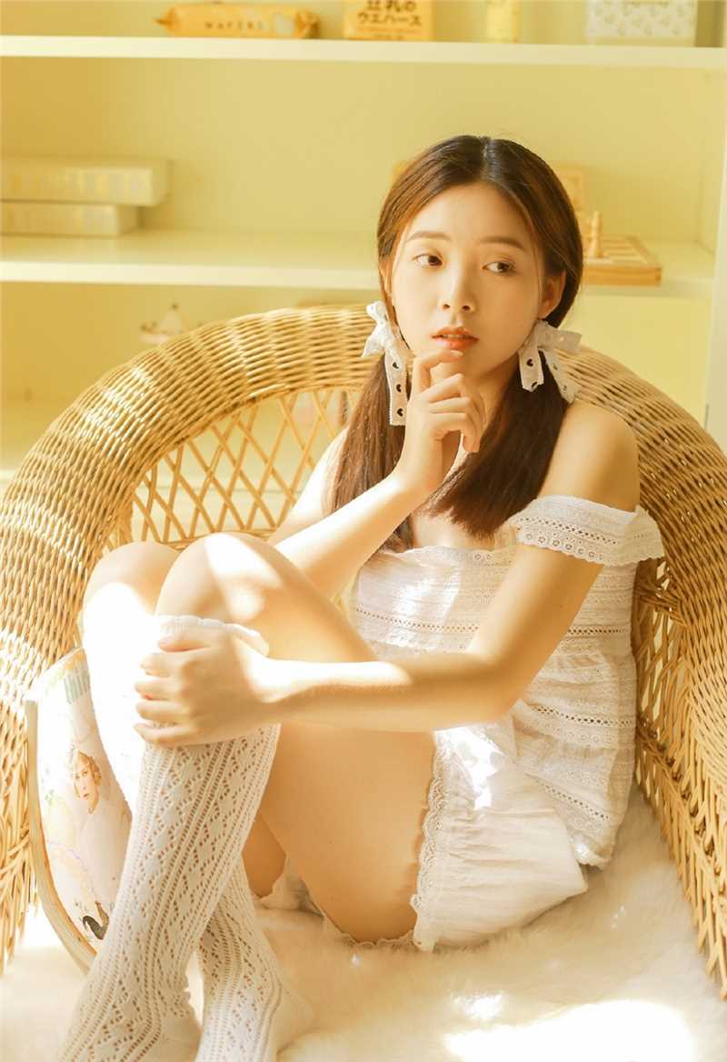 精选90后双马尾象棋少女私房夺目吸晴清纯图册