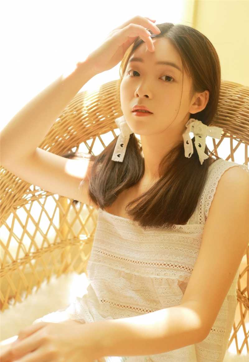 精选90后双马尾象棋少女私房夺目吸晴清纯图册