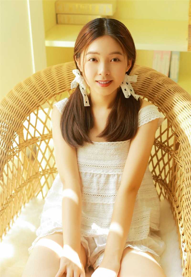 精选90后双马尾象棋少女私房夺目吸晴清纯图册