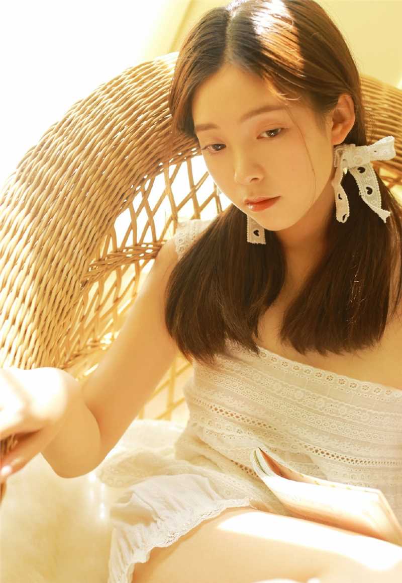 精选90后双马尾象棋少女私房夺目吸晴清纯图册