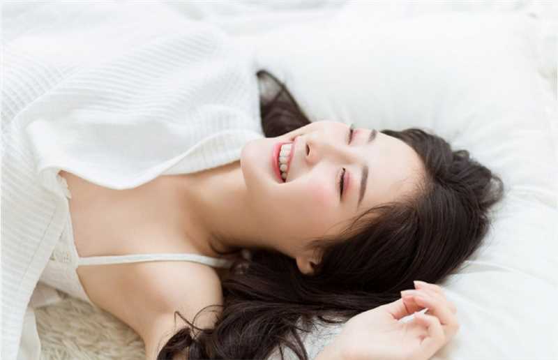 自然美女笑容甜美清纯唯美内衣