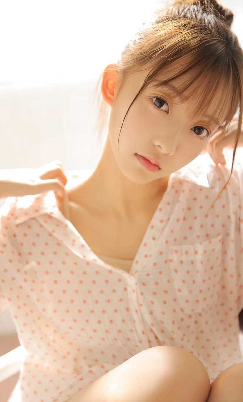 最新洁白雪嫩极品美女可爱清纯大眼萌妹子图集