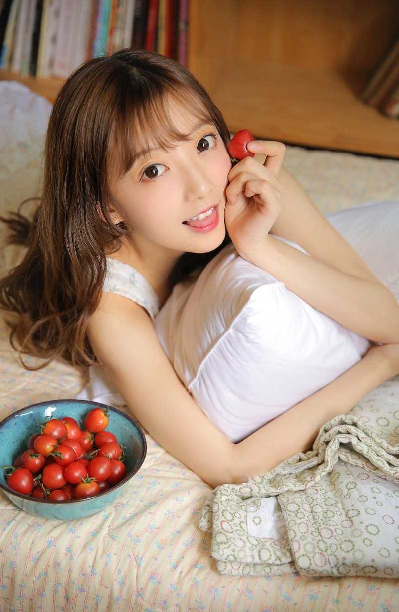 最新洁白雪嫩极品美女可爱清纯大眼萌妹子图集