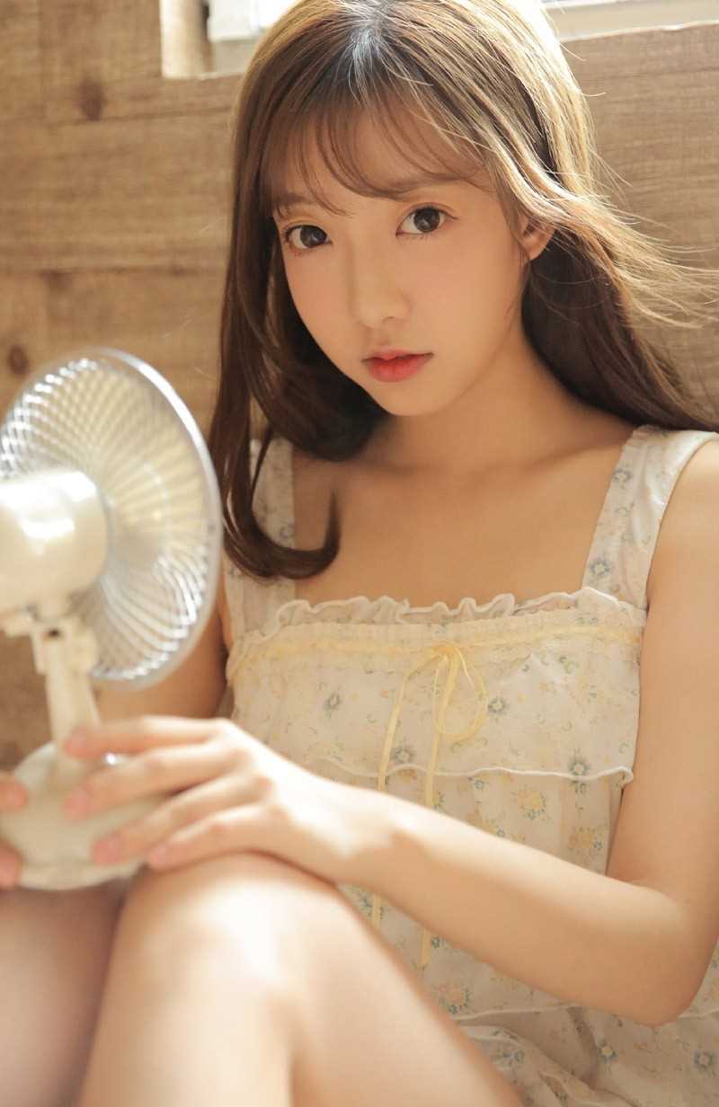 最新洁白雪嫩极品美女可爱清纯大眼萌妹子图集