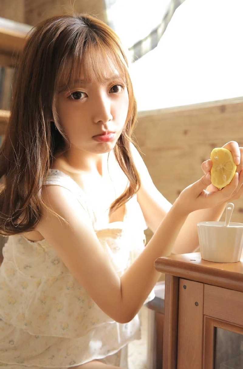 最新洁白雪嫩极品美女可爱清纯大眼萌妹子图集