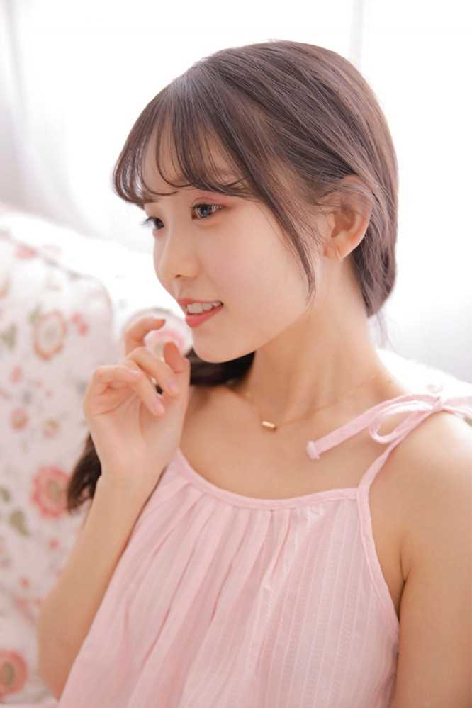 优质闺蜜室内清纯可爱女孩笑容相册