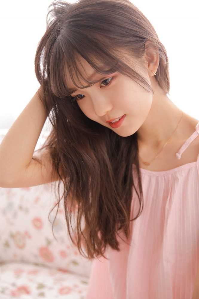 优质闺蜜室内清纯可爱女孩笑容相册