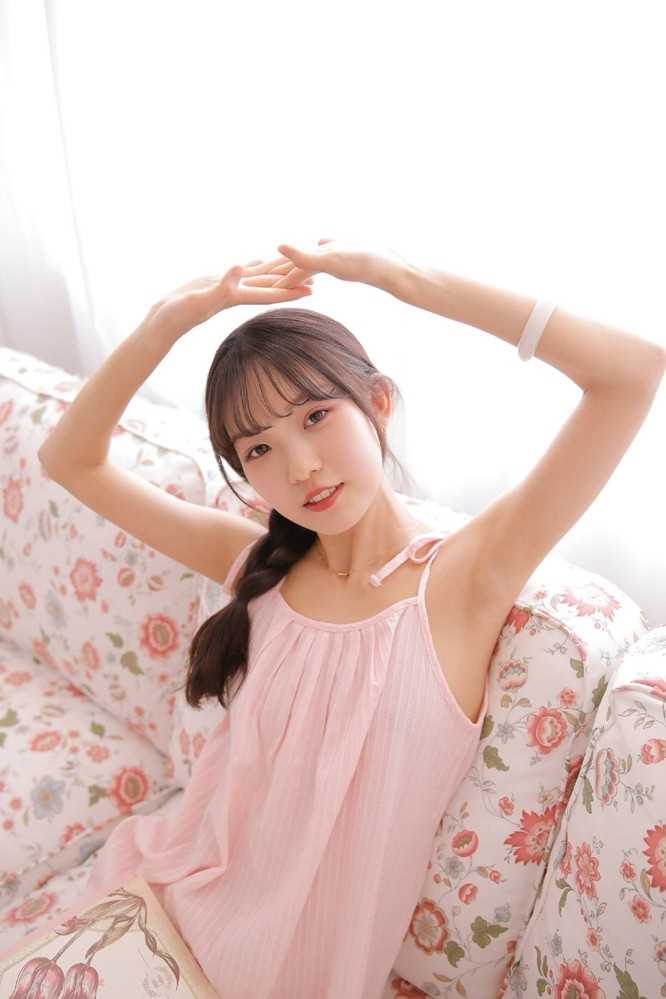 优质闺蜜室内清纯可爱女孩笑容相册