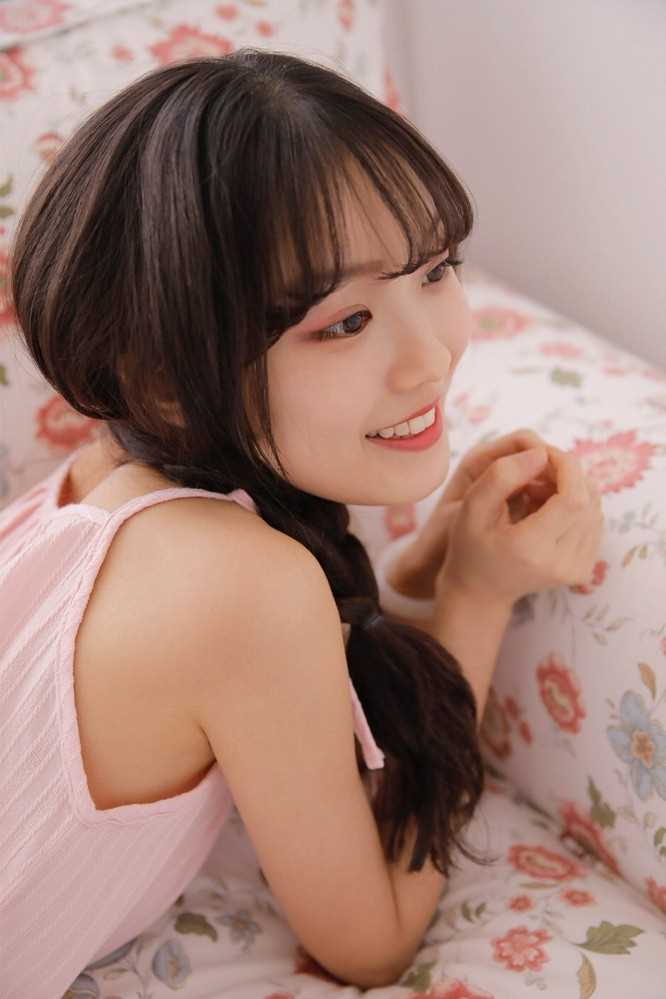 优质闺蜜室内清纯可爱女孩笑容相册