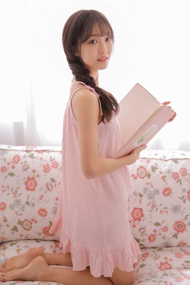 优质闺蜜室内清纯可爱女孩笑容相册