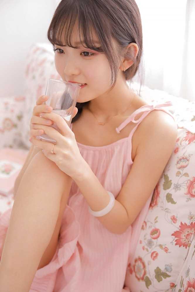 优质闺蜜室内清纯可爱女孩笑容相册