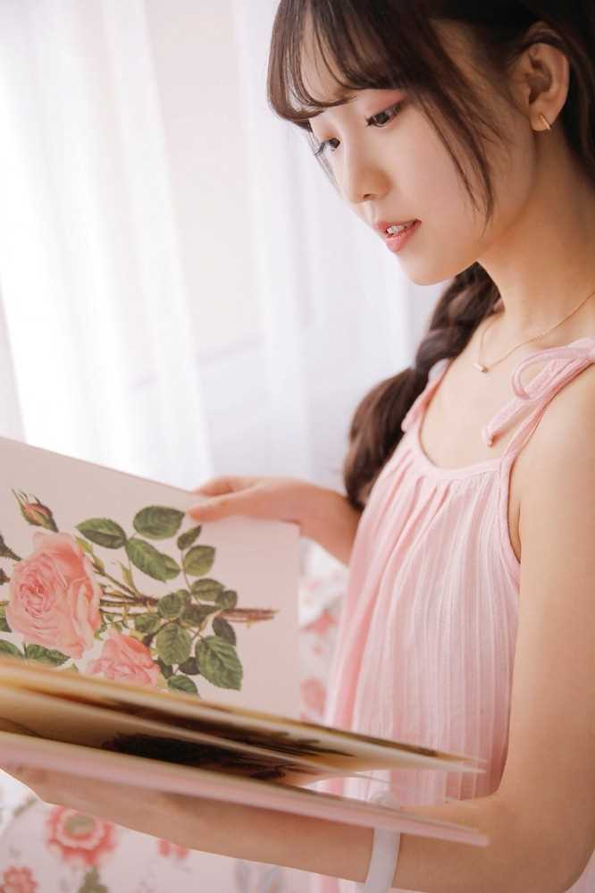 优质闺蜜室内清纯可爱女孩笑容相册