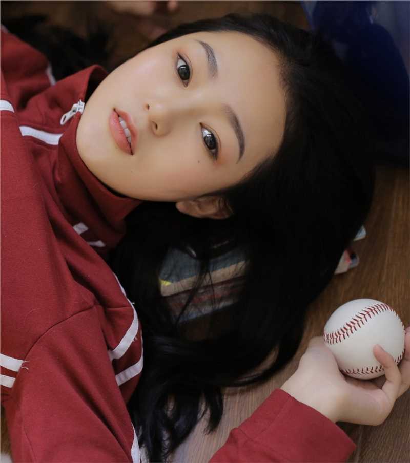 精选运动服少女光滑水嫩私房甜美女孩清纯图册