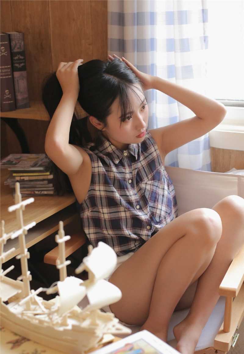 精选运动服少女光滑水嫩私房甜美女孩清纯图册