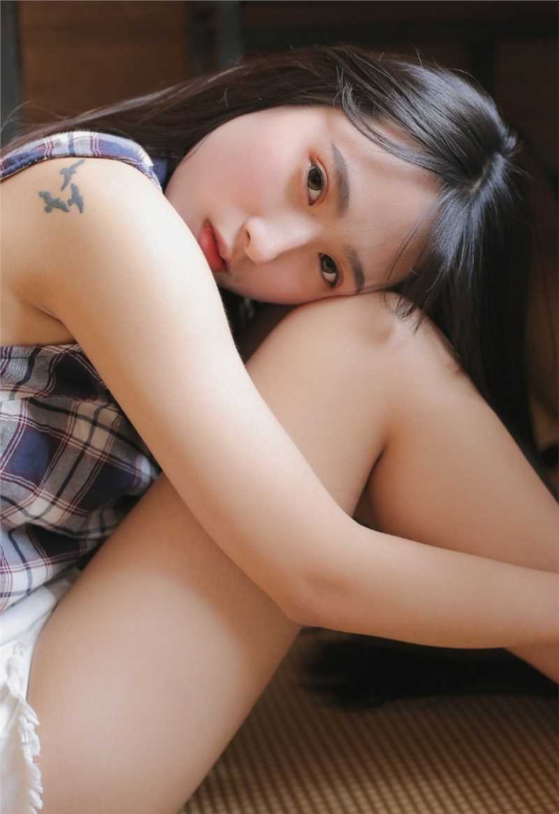 精选运动服少女光滑水嫩私房甜美女孩清纯图册