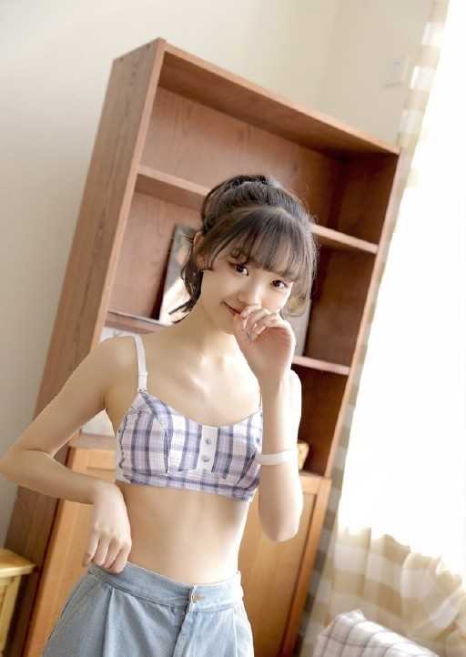 高清甜美笑容少女私房吊带抹胸清纯诱惑图集