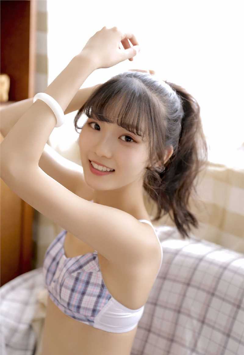 高清甜美笑容少女私房吊带抹胸清纯诱惑图集