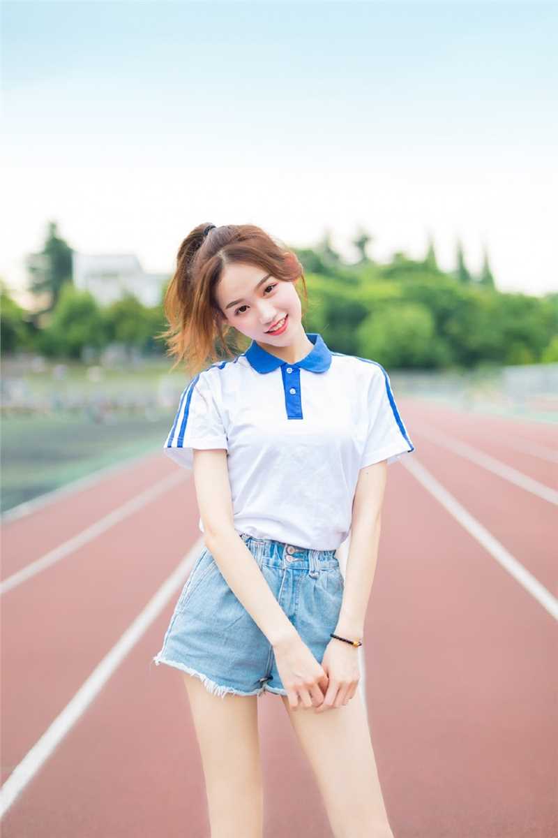 最全校花女神马尾辫操场热裤大长腿清纯养眼壁纸