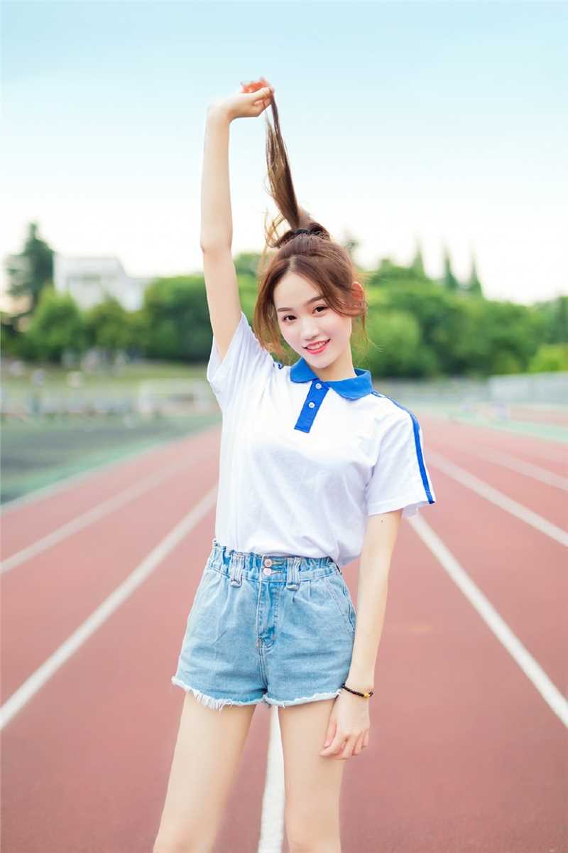 最全校花女神马尾辫操场热裤大长腿清纯养眼壁纸