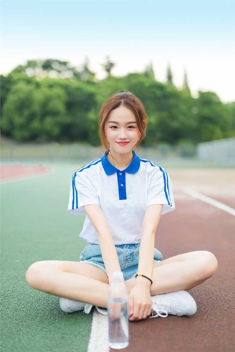 最全校花女神马尾辫操场热裤大长腿清纯养眼壁纸